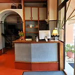 Moderno Hotel 3*