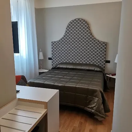 Moderno Hotel 3*