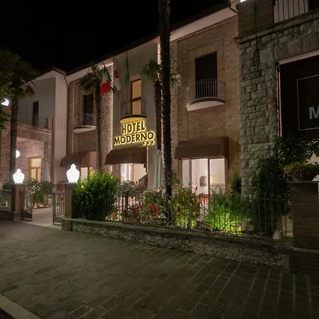 Moderno Hotel 3*