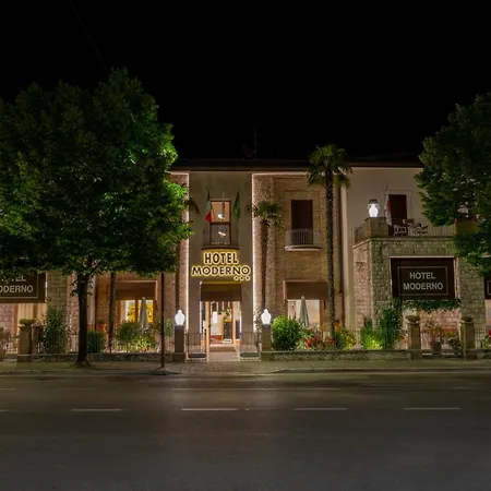 Hotel Moderno 3*