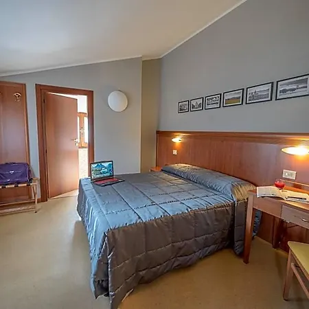 Moderno 3*