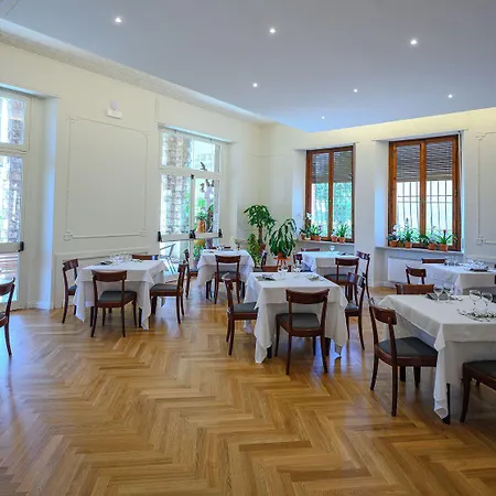فندق Moderno