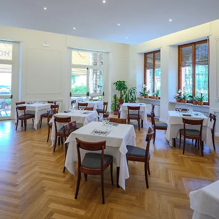 Moderno 3*