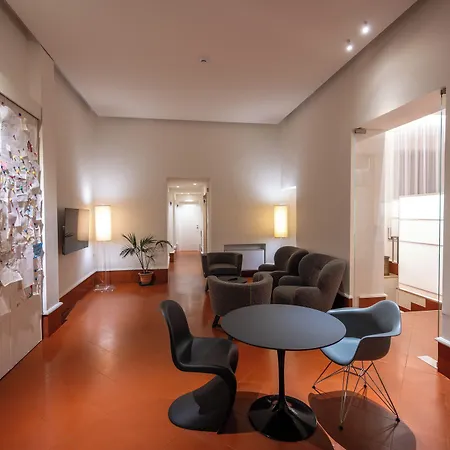 فندق Moderno 3*