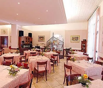 Moderno Szálloda Assisi